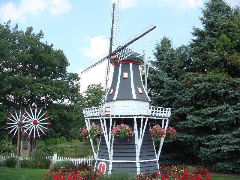 Western Michigan [2009] 517.JPG - Scenes from Windmill Island in Holland, Michigan.